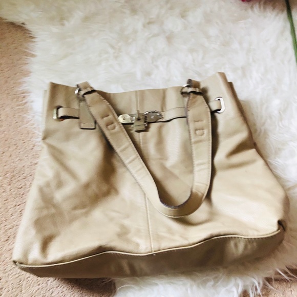 Liz Claiborne/💯 Very nice Tan Leather Purse. - Picture 8 of 8